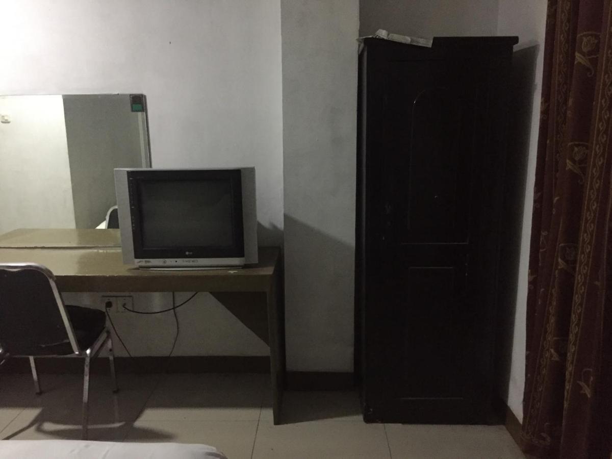 Wisma Maysara Makassar Redpartner Exteriör bild